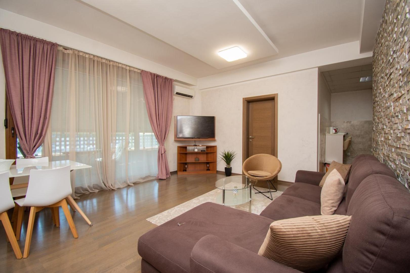 Maxim Compass Apartment Podgoriţa Exterior foto