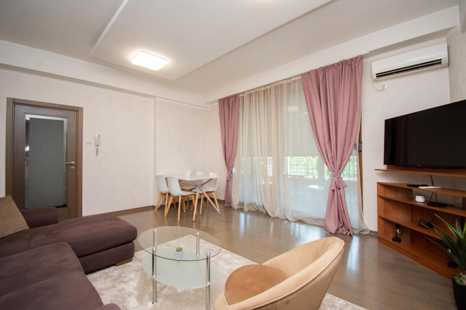 Maxim Compass Apartment Podgoriţa Exterior foto