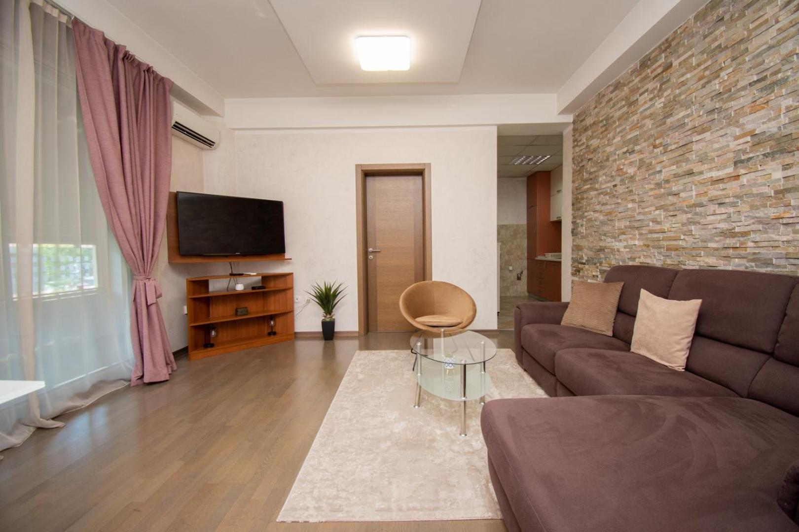 Maxim Compass Apartment Podgoriţa Exterior foto