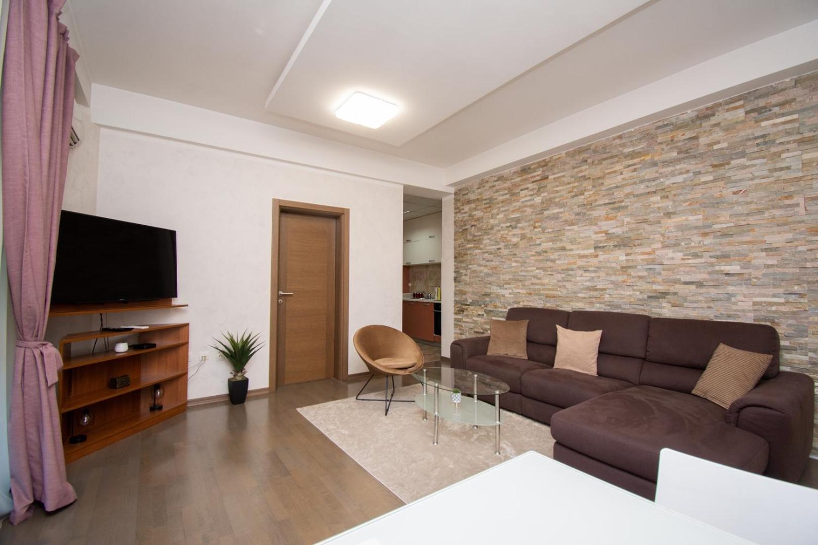 Maxim Compass Apartment Podgoriţa Exterior foto